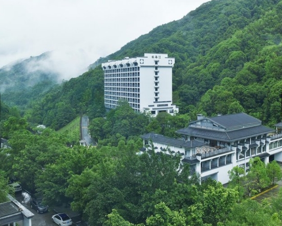 韶关新丰云天海温泉原始森林度假村