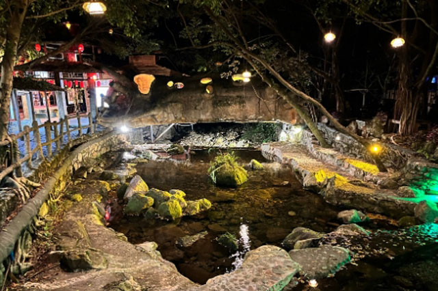 英德天门沟九州驿站树屋度假村夜景