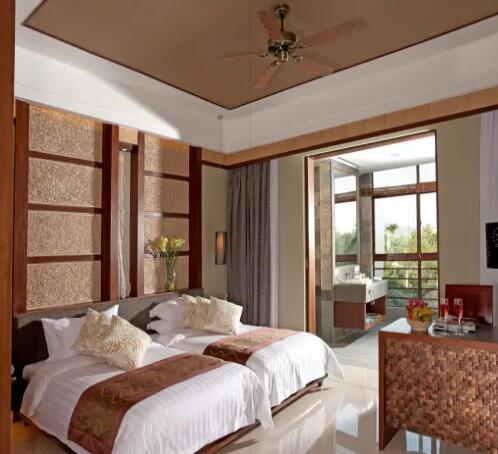 三亚南田温泉好汉坡国际度假酒店经典豪华双床房