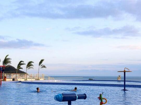 三亚哈曼度假酒店游泳池